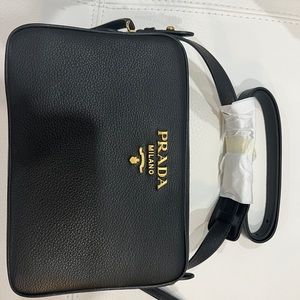 New Prada Black Vitello Phenix Leather Double Zip Cross Body Bag 1BH079